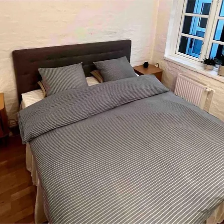 Vila House Close To Town And Shopping *